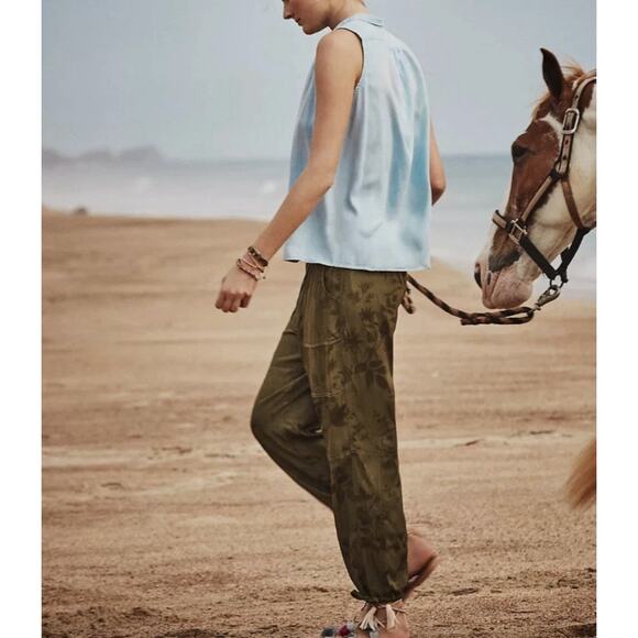 Anthropologie olive green floral embroidered jacquard jogger pants - Picture 2 of 6